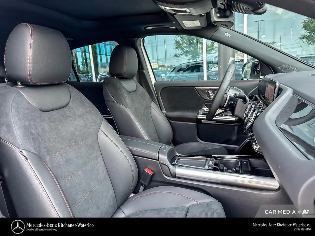 Mercedes-Benz GLA снимка Mercedes-Benz GLA