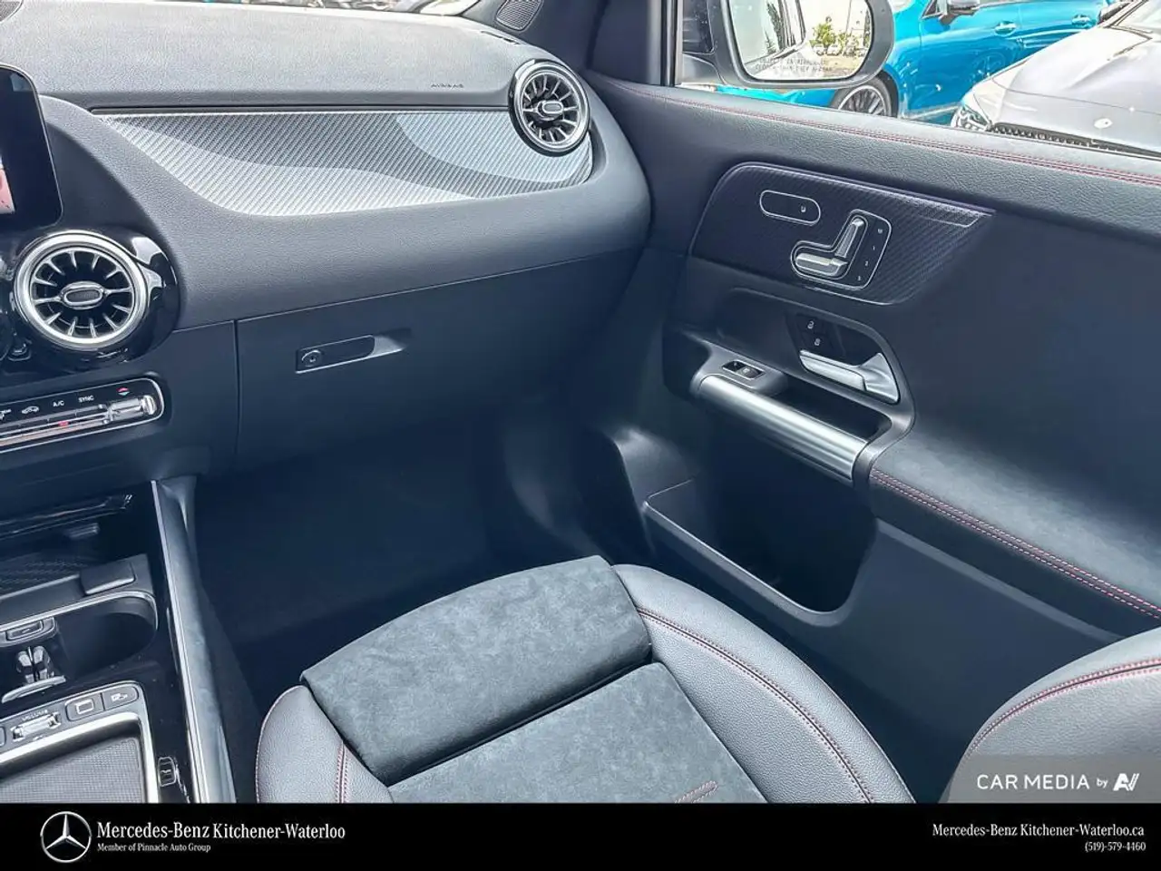 Mercedes-Benz GLA снимка Mercedes-Benz GLA