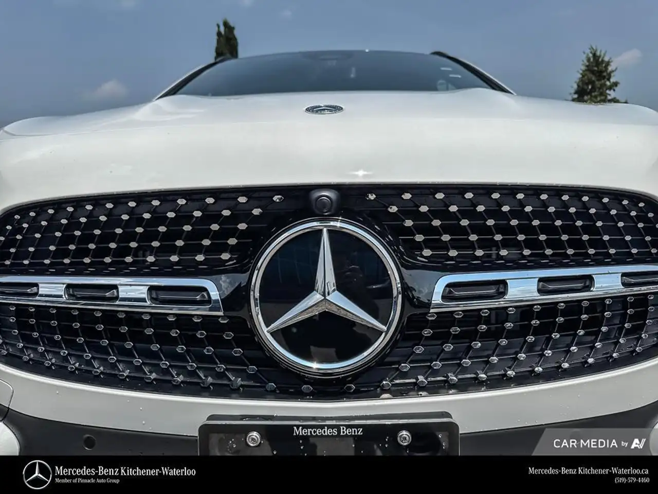Mercedes-Benz GLA снимка Mercedes-Benz GLA