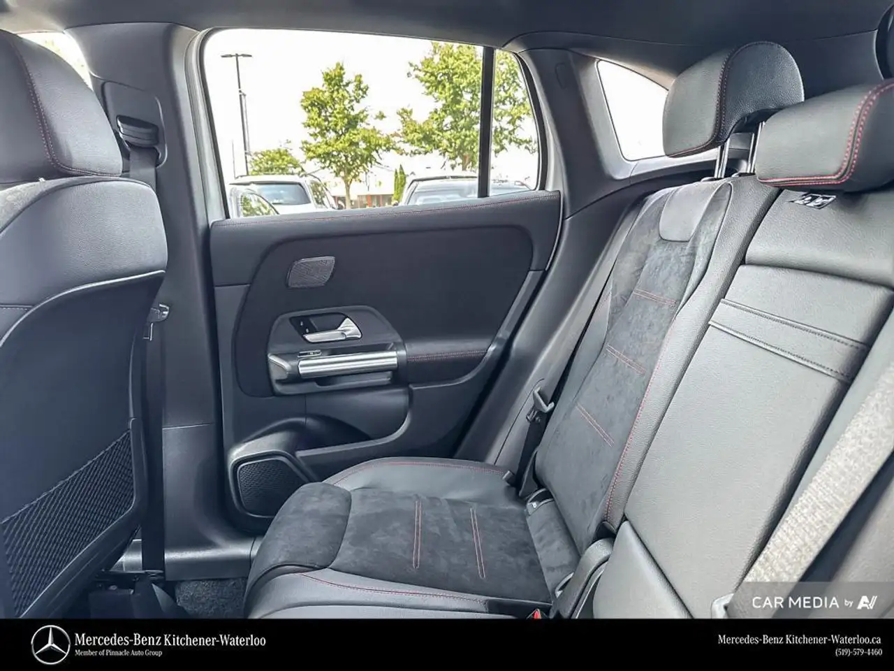 Mercedes-Benz GLA снимка Mercedes-Benz GLA