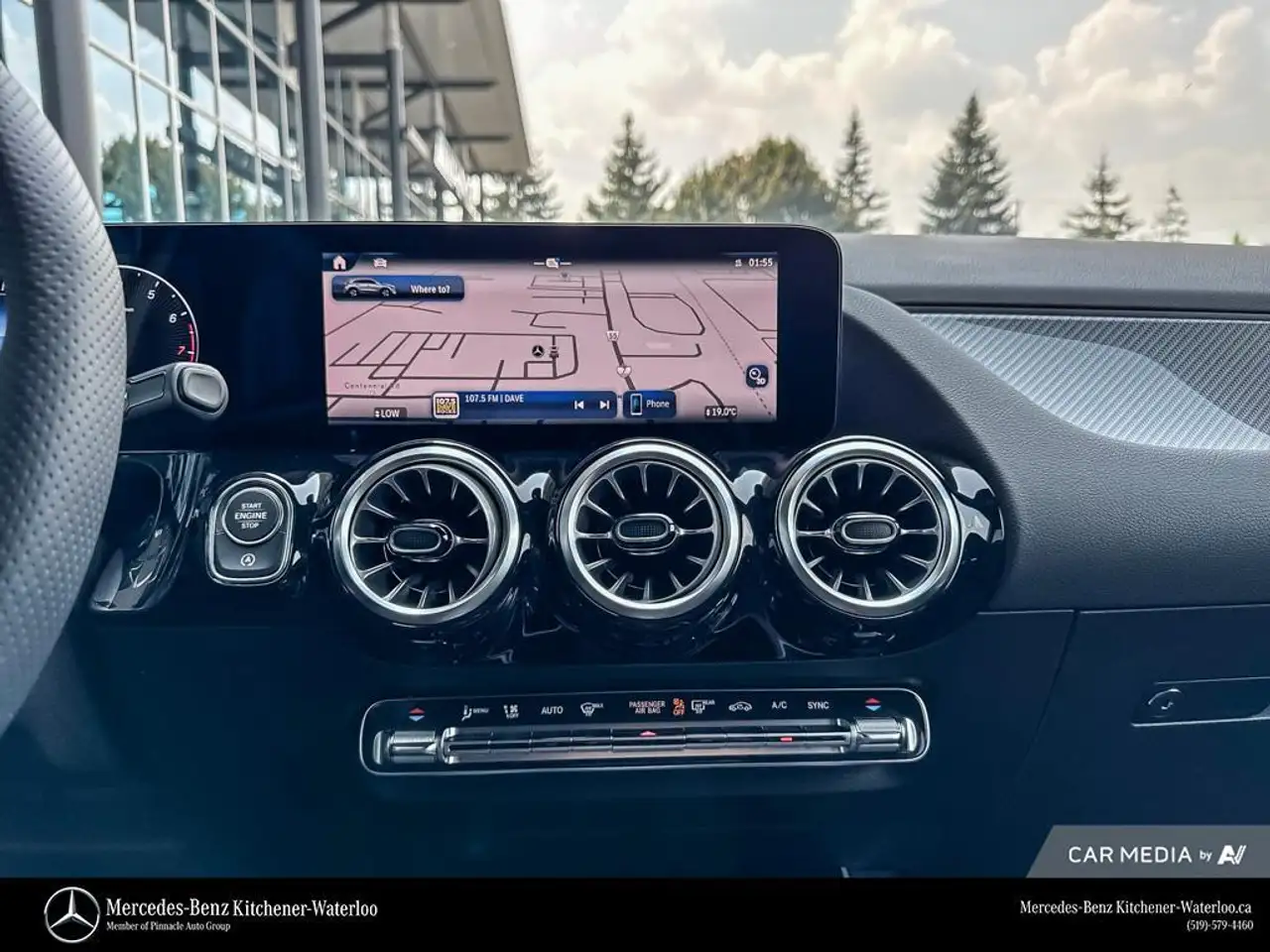 Mercedes-Benz GLA снимка Mercedes-Benz GLA