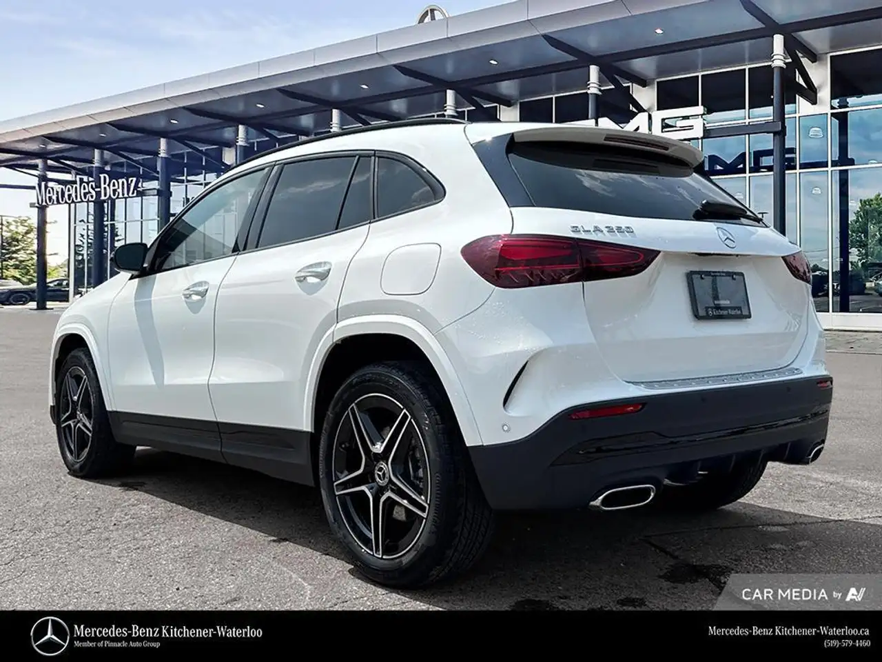 Mercedes-Benz GLA снимка Mercedes-Benz GLA