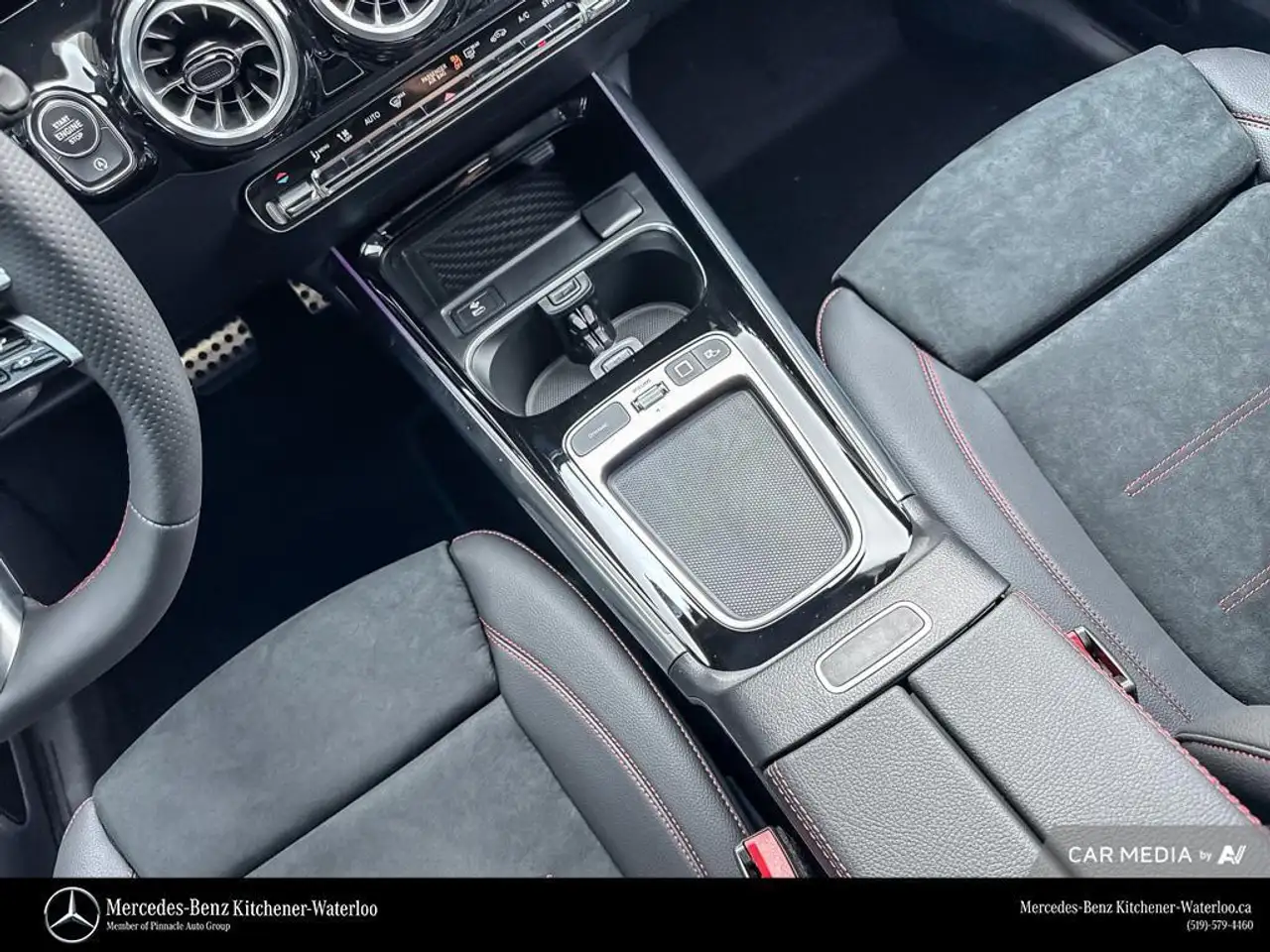 Mercedes-Benz GLA снимка Mercedes-Benz GLA