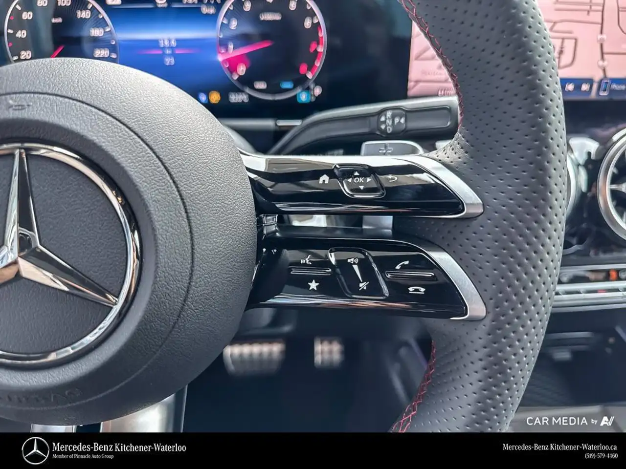 Mercedes-Benz GLA снимка Mercedes-Benz GLA