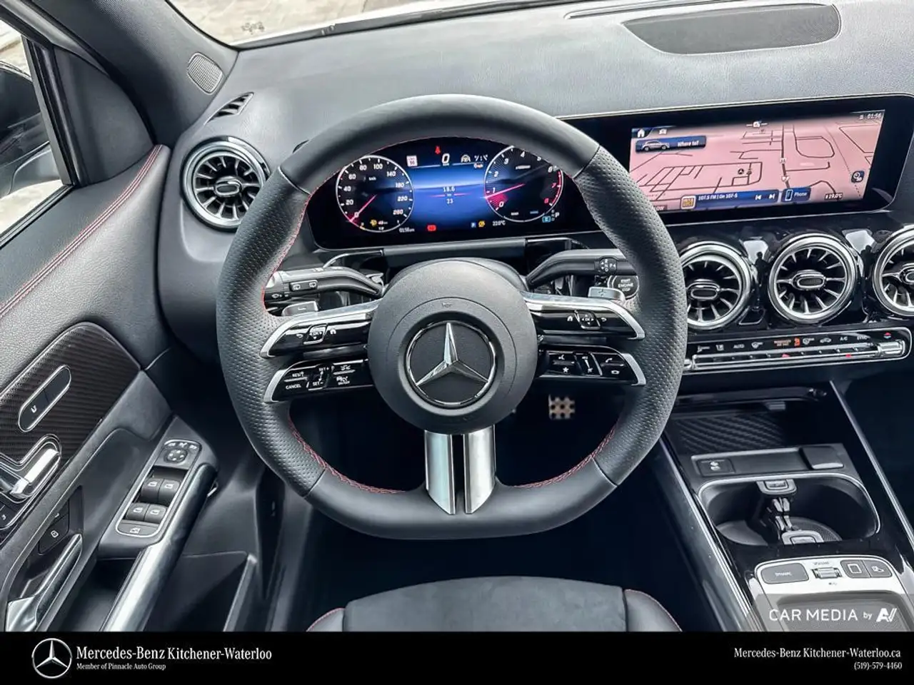 Mercedes-Benz GLA снимка Mercedes-Benz GLA