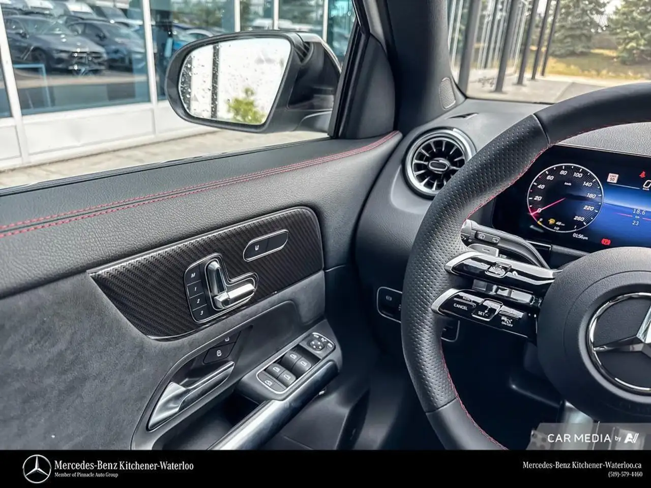 Mercedes-Benz GLA снимка Mercedes-Benz GLA