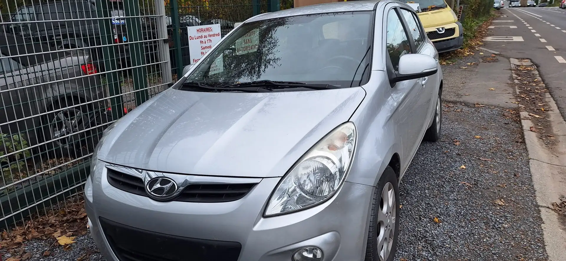 Hyundai i20 i20 1.4i Lounge MY2011 - AUTOMATIQUE Grijs - 1