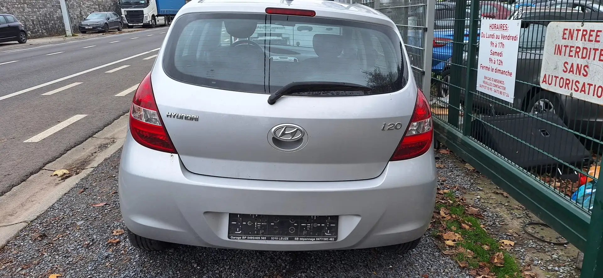 Hyundai i20 i20 1.4i Lounge MY2011 - AUTOMATIQUE Grijs - 2