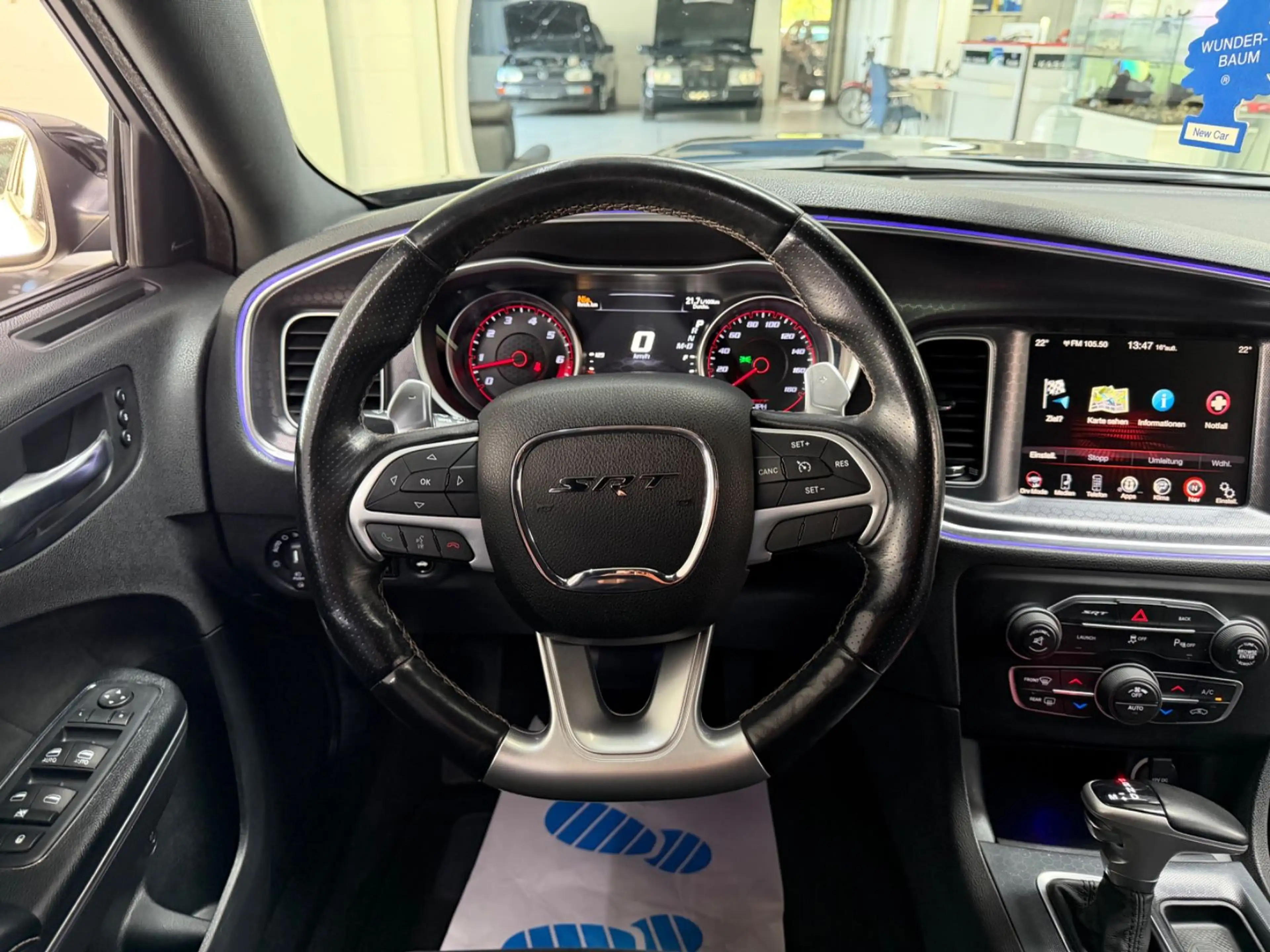 Dodge Charger 6,4 SRT 392 V8 KAMERA NAVI KEYLESS — photo 13