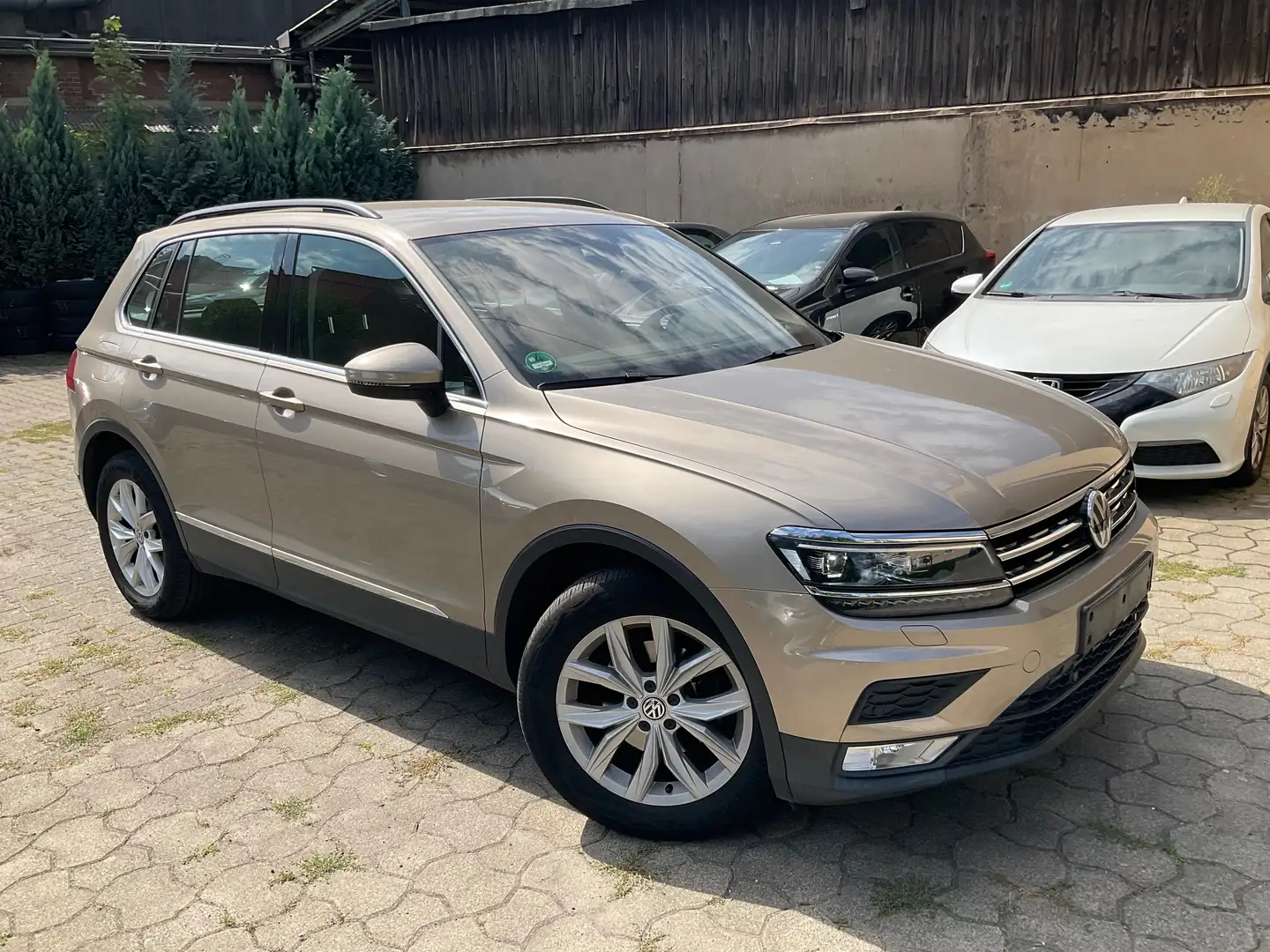 Volkswagen Tiguan 2.0 TDI, BMT, NAVI, LED, PDC, ACC, ALU Beige - 1