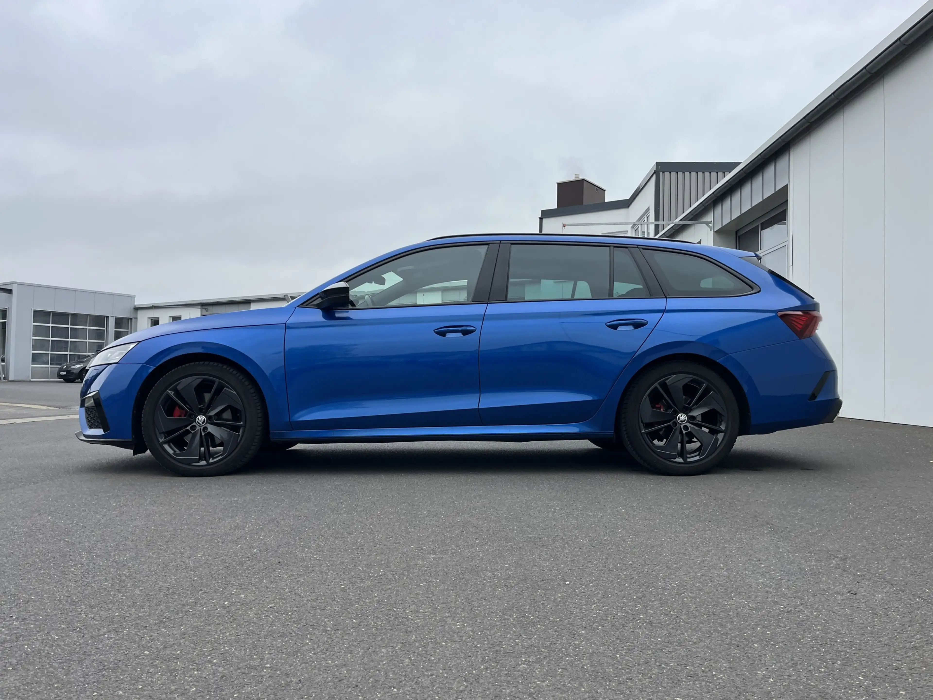 Skoda Octavia Combi 2.0 TDI DSG RS AHK HeadUp Navi ACC SHZ KEYLE — photo 2