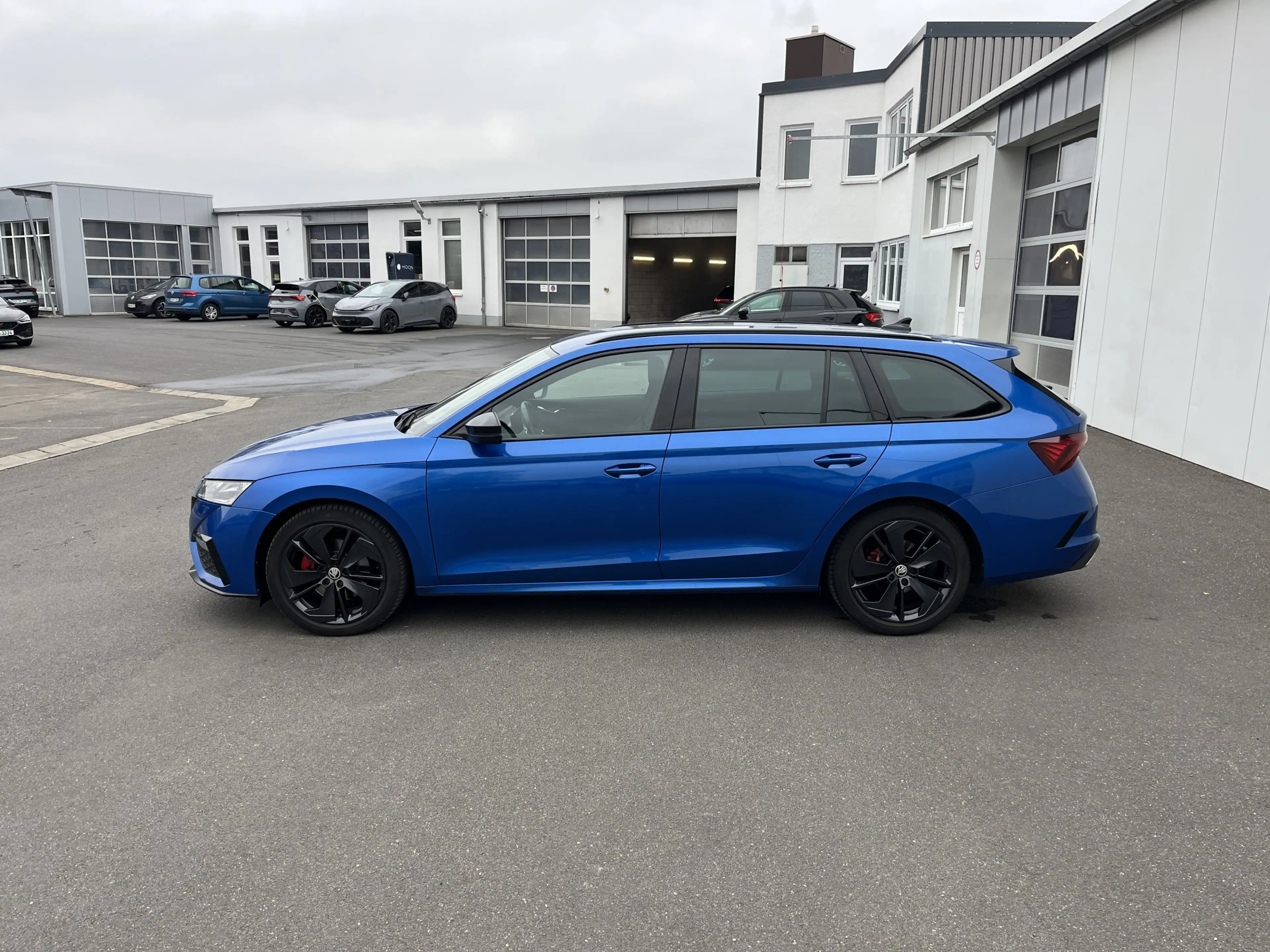 Skoda Octavia Combi 2.0 TDI DSG RS AHK HeadUp Navi ACC SHZ KEYLE — photo 3