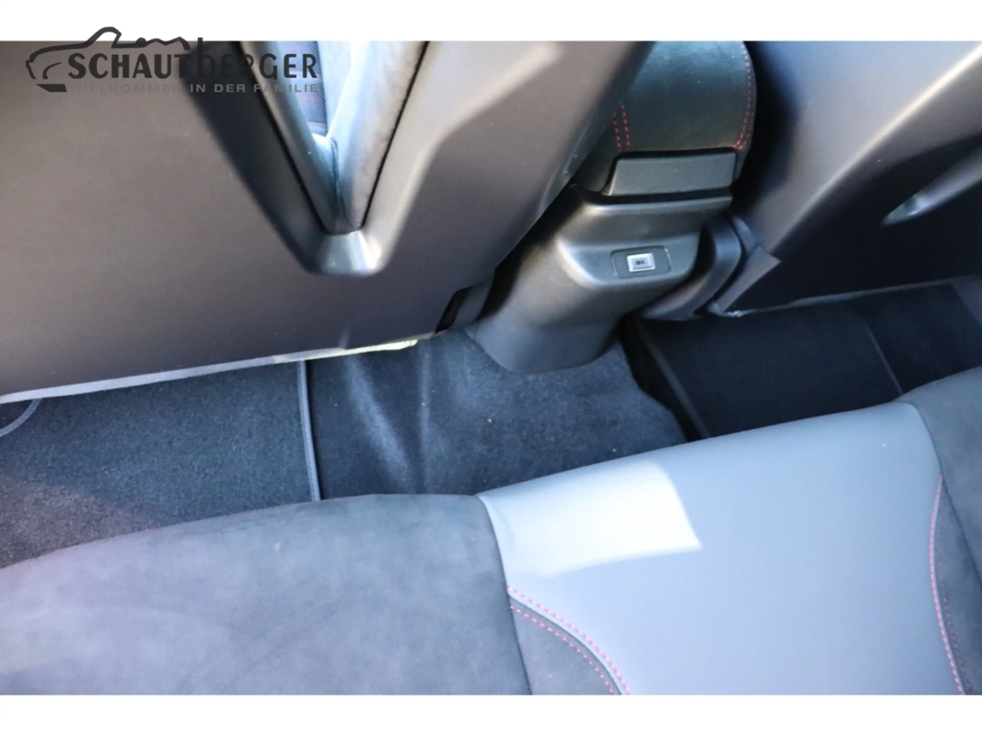 Alfa Romeo Junior Elettrica 280 207 kW Veloce Sportpaket El. Panodac — photo 13