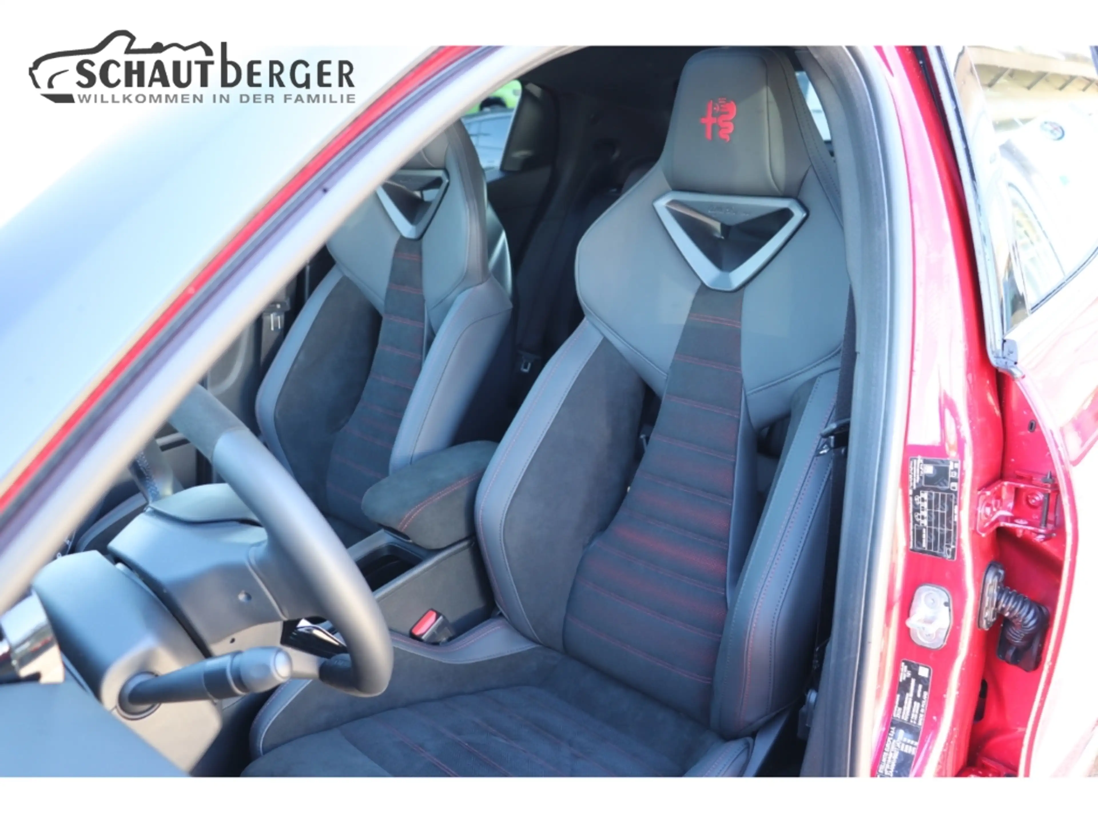 Alfa Romeo Junior Elettrica 280 207 kW Veloce Sportpaket El. Panodac — photo 15