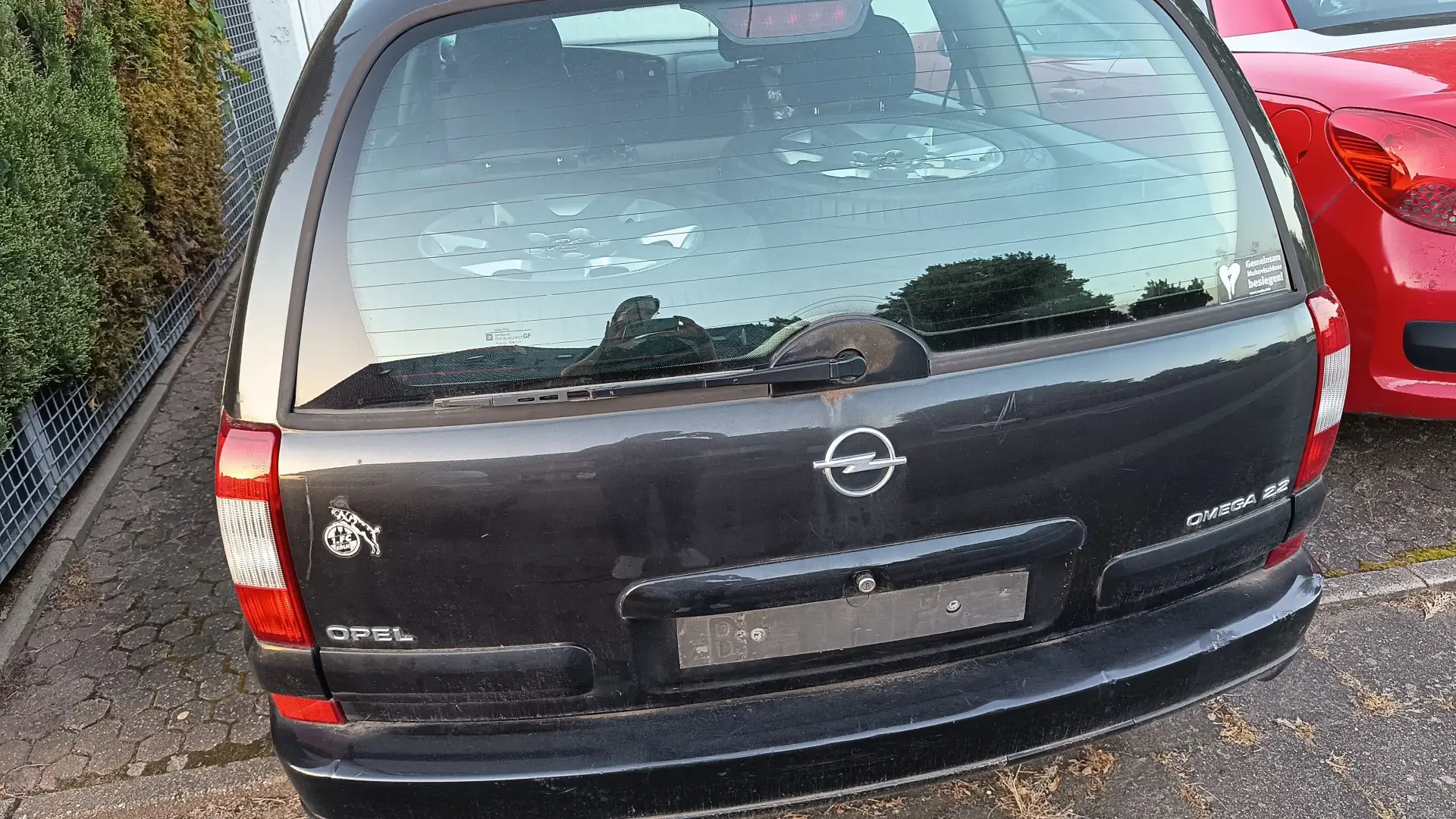 Opel Omega Omega Caravan 2.2 16 V Selection Czarny - 2