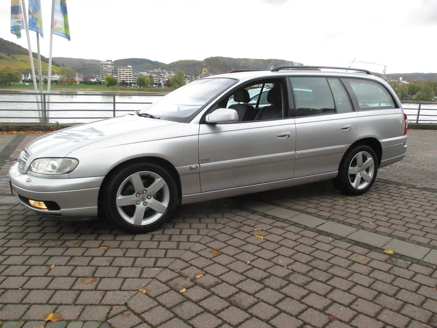 Opel Omega Kombi 2,2 16V, Design Edition,orig.112.000 KM,Top! Silber - 1