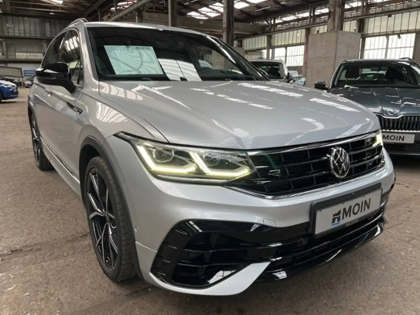 Volkswagen Tiguan 2.0 TSI R 4Motion LED Matrix, NAVI Pro,3-Zonen Kl Silber - 2