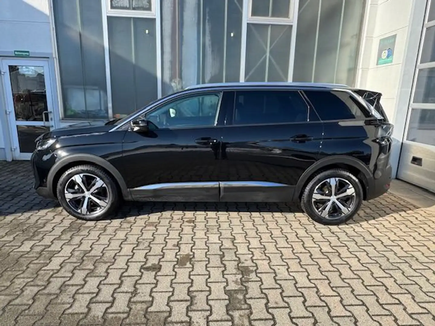 Peugeot 5008 PureTech 130 Stop & Start Allure Schwarz - 2