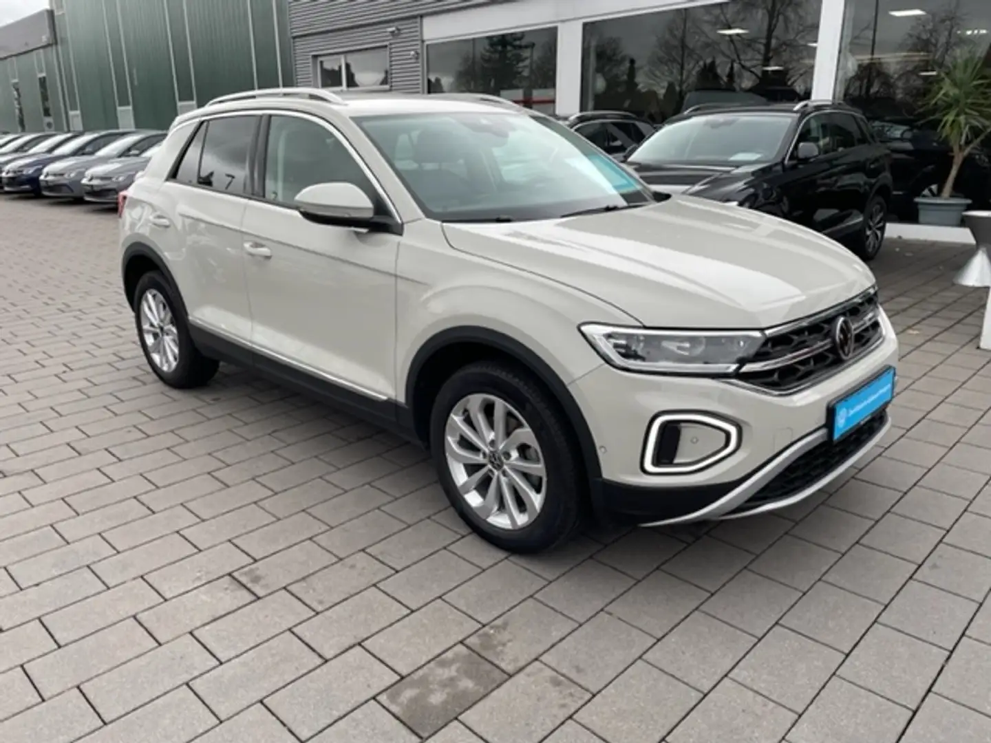 Volkswagen T-Roc 1.5 TSI Style Navi Leder AHK digitales Cockpit Sch Grau - 2