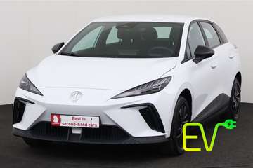 STANDARD 51 kWh + A/T + CARPLAY + PDC