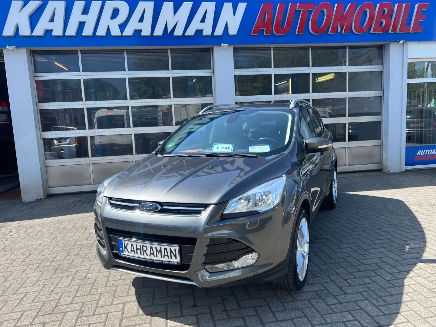 Ford Kuga Titanium Grau - 1