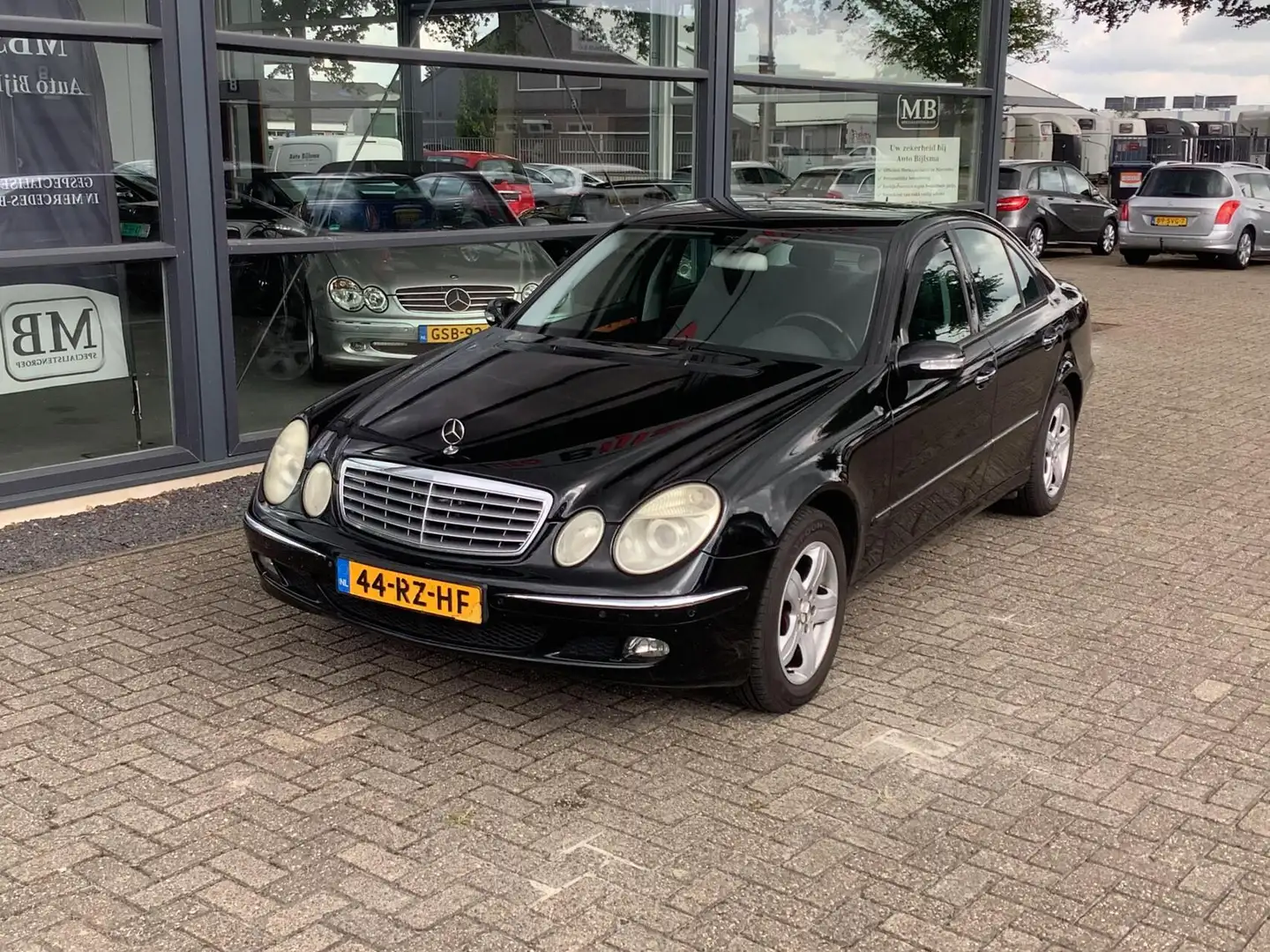 Mercedes-Benz E 220 CDI Elegance Noir - 2