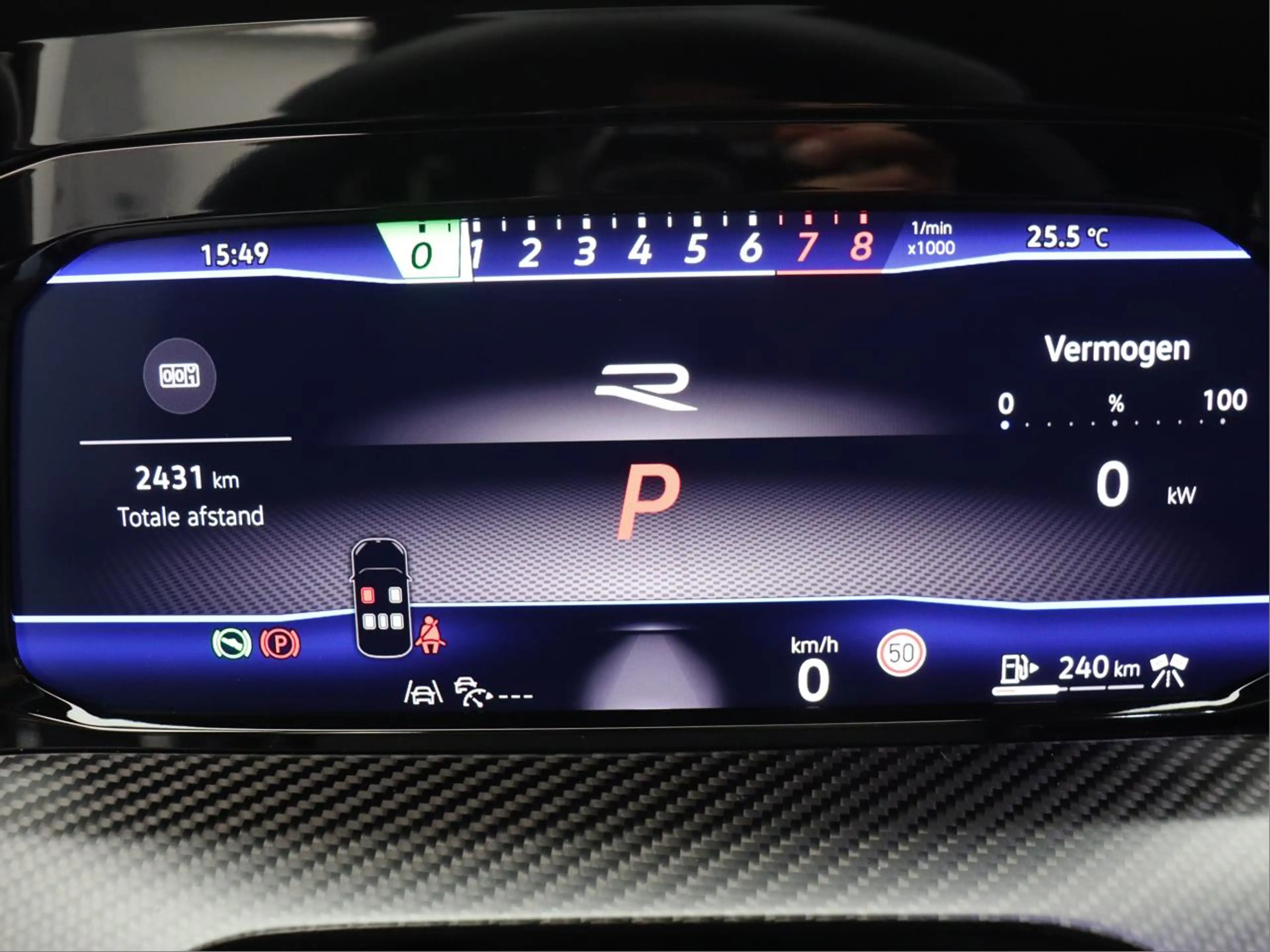 Volkswagen Golf R 2.0 TSI 4Motion DSG — photo 12