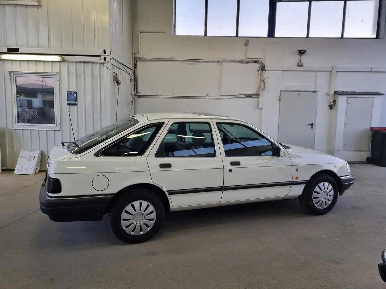 Ford Sierra 2,0i Ghia - Topzustand!, foto 4