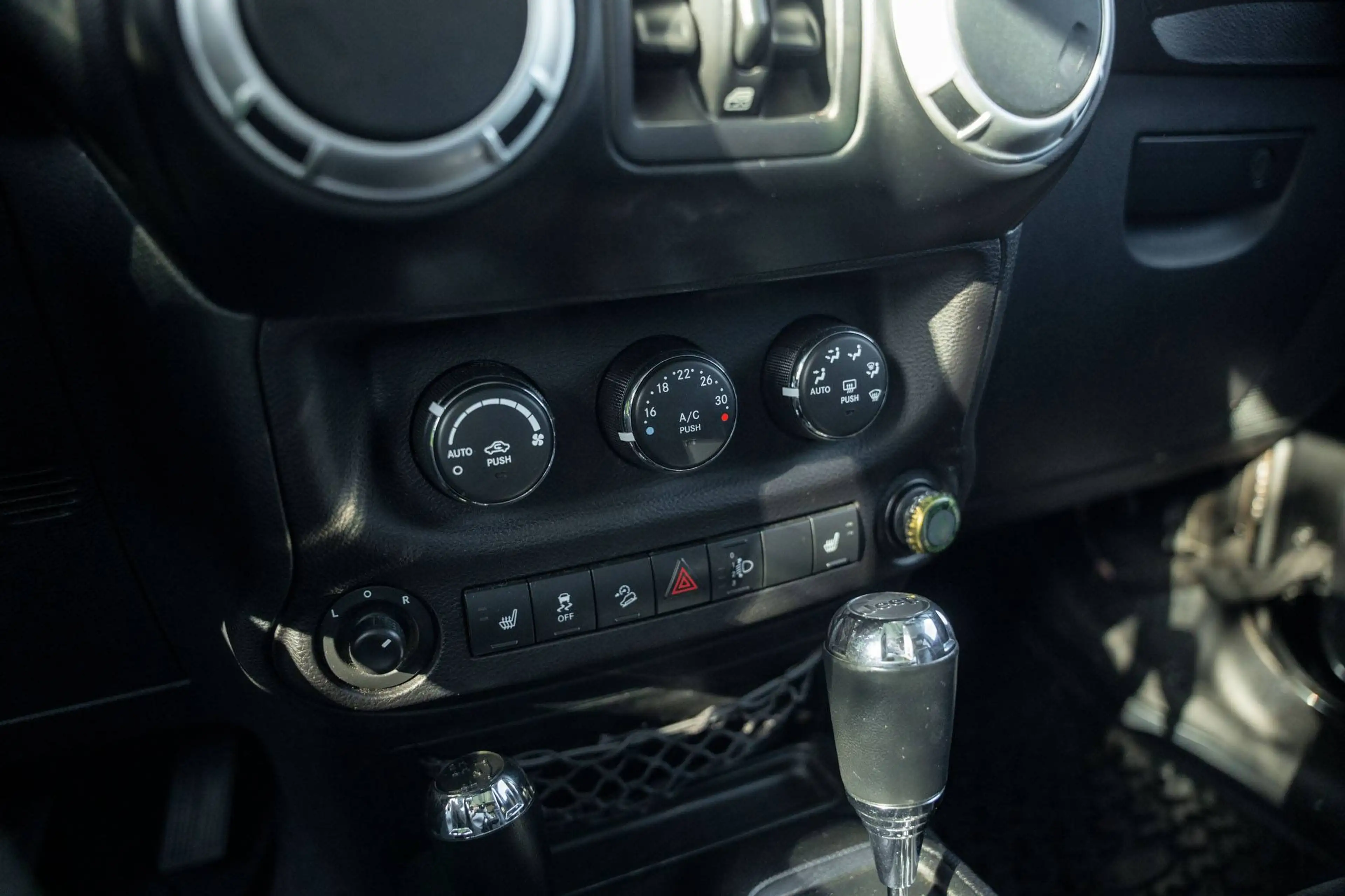 Jeep Wrangler Wrangler 2.8 CRD Sahara DPF — photo 15