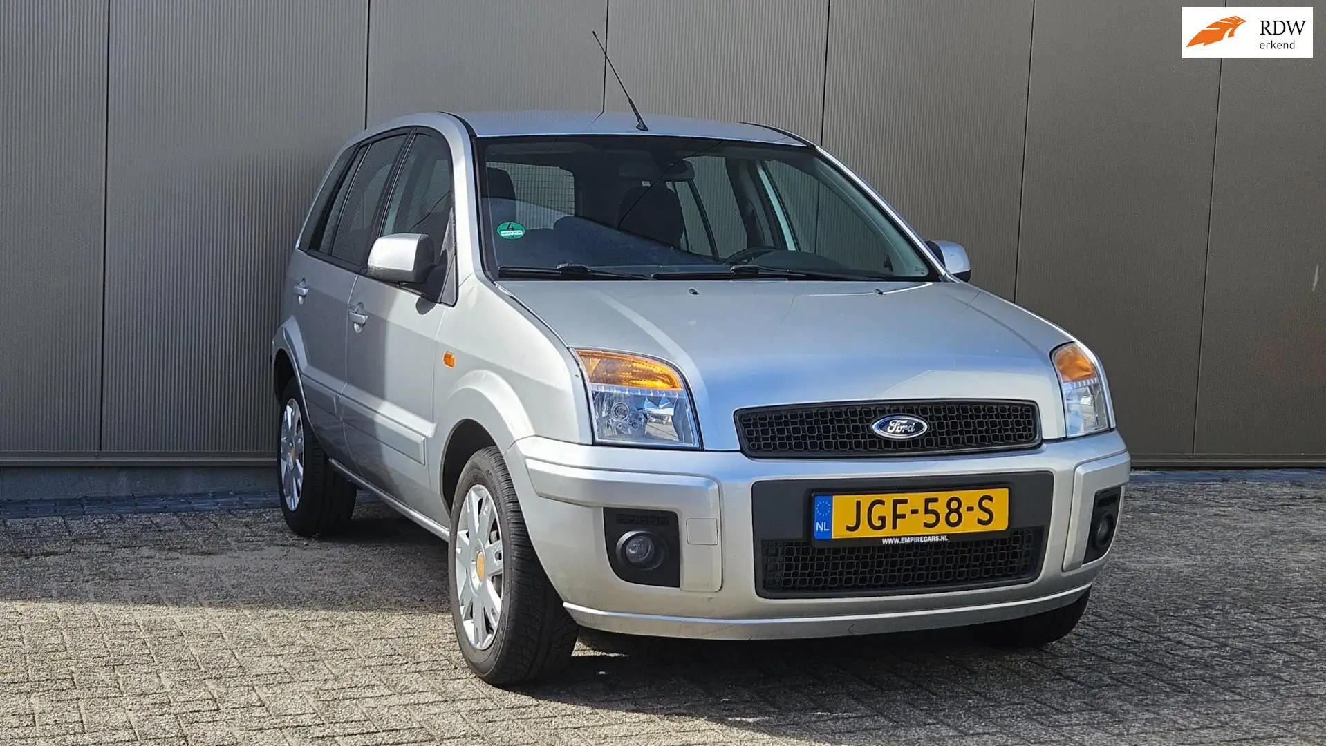 Ford Fusion 1.6-16V Futura l AUTOMAAT Grijs - 1