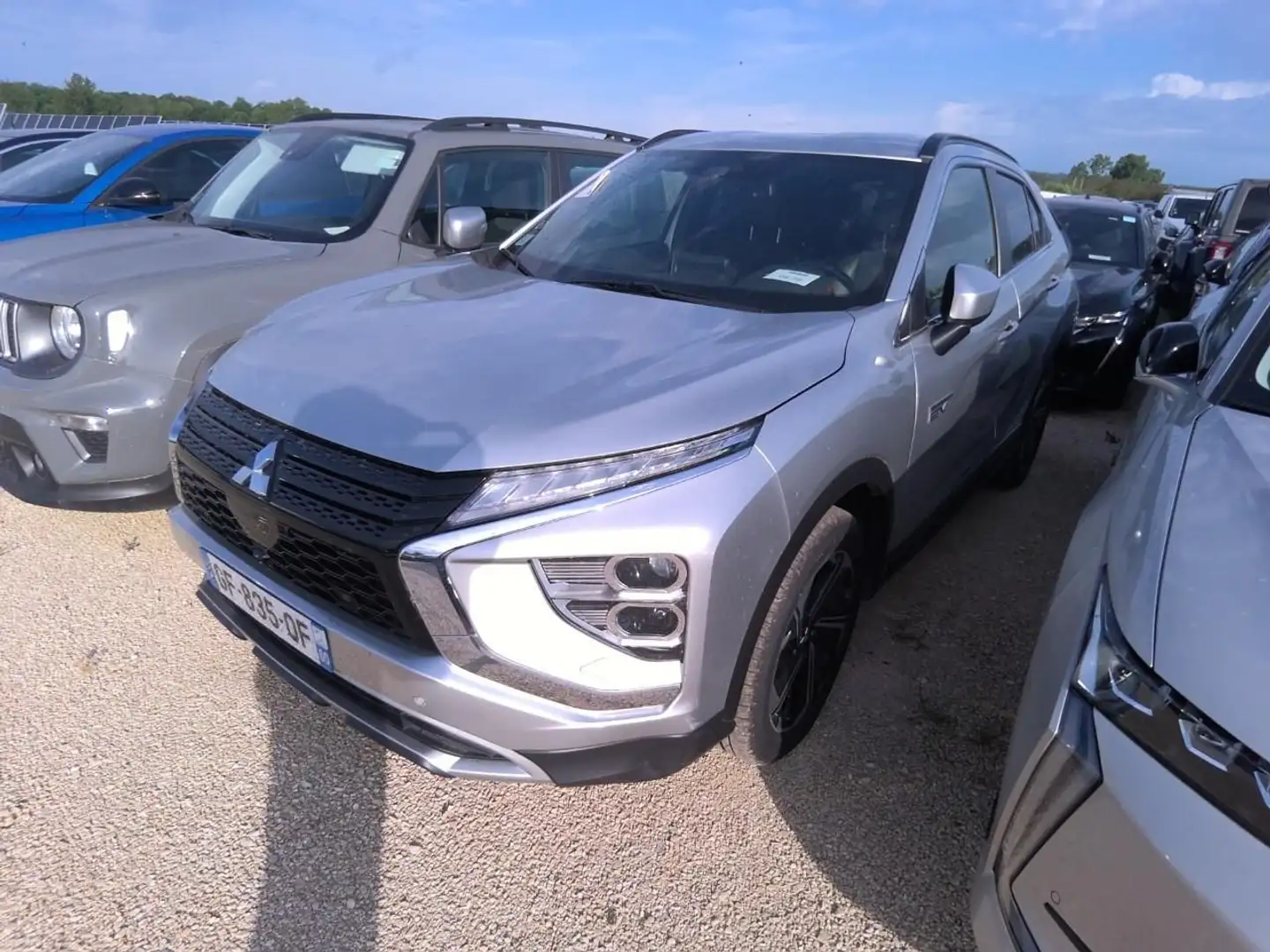 Mitsubishi Eclipse Cross 2.4 PHEV Kaiteki Auto 4WD Plateado - 2