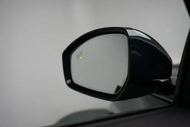 Land Rover Range Rover Evoque view 10