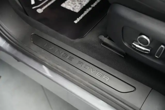 Land Rover Range Rover Evoque view 12