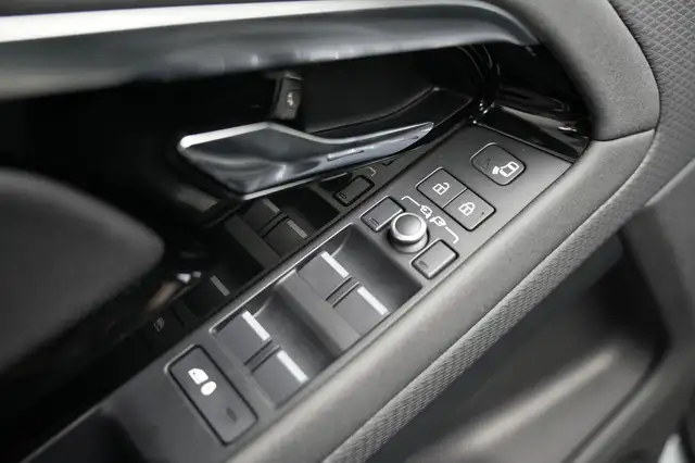 Land Rover Range Rover Evoque view 11