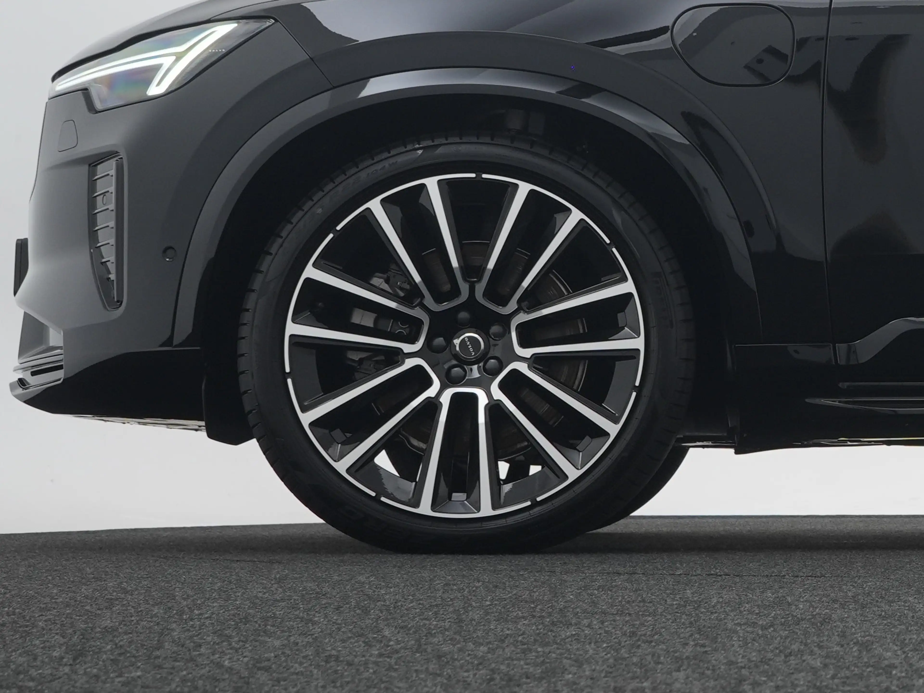 Volvo XC90 T8 Recharge AWD Ultra Black Edition Executive | Fu — photo 16