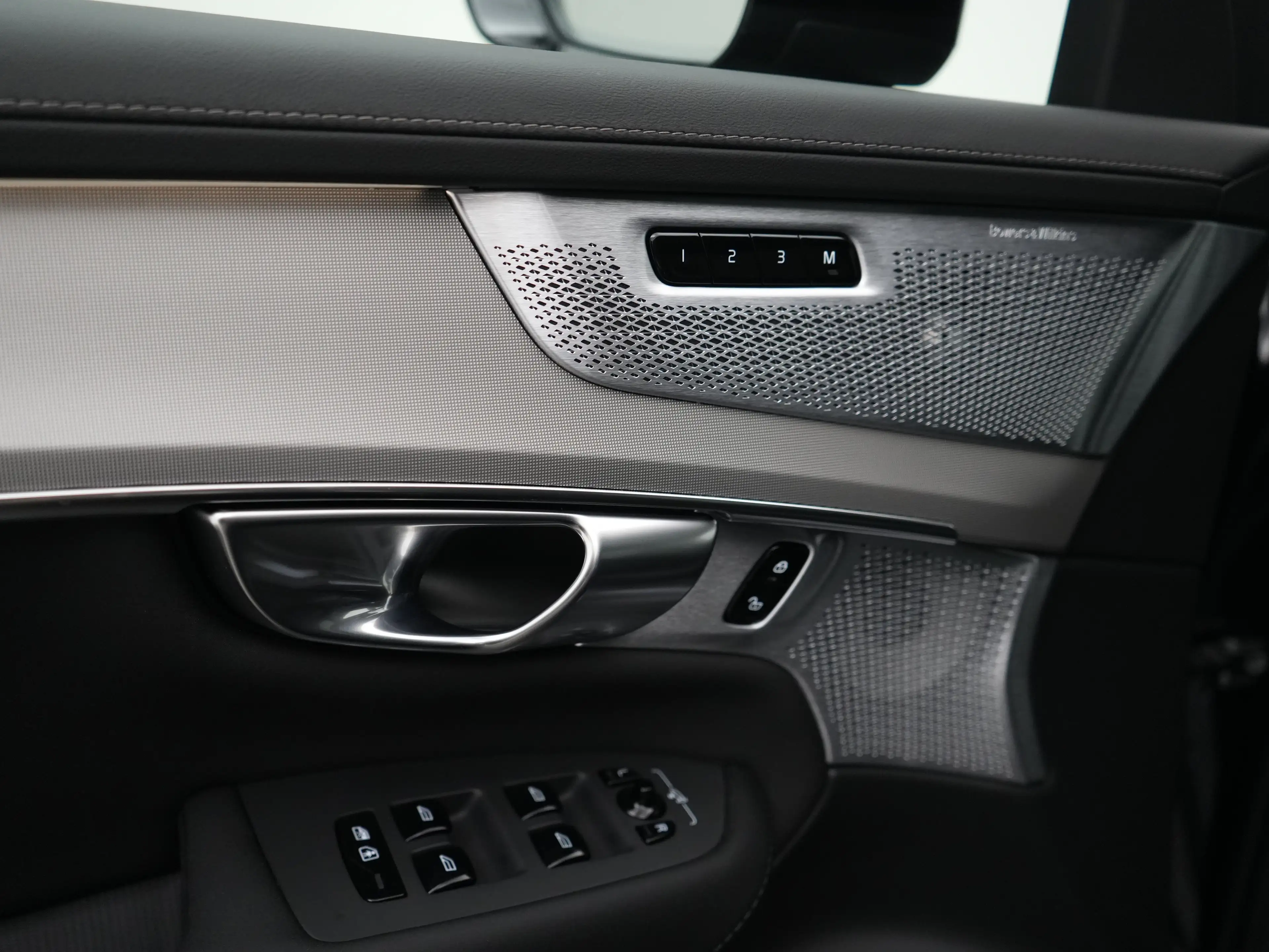 Volvo XC90 T8 Recharge AWD Ultra Black Edition Executive | Fu — photo 29
