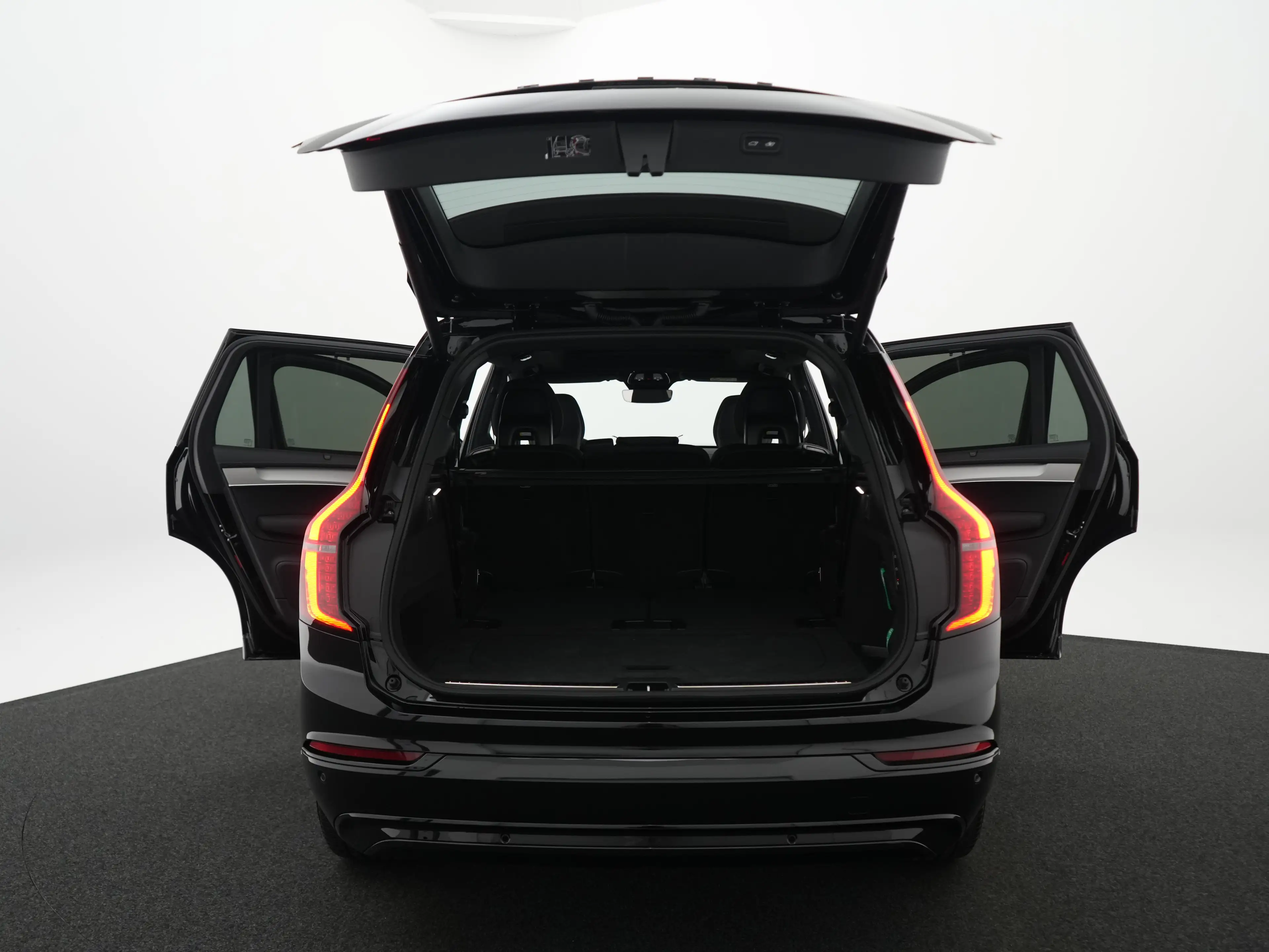 Volvo XC90 T8 Recharge AWD Ultra Black Edition Executive | Fu — photo 14