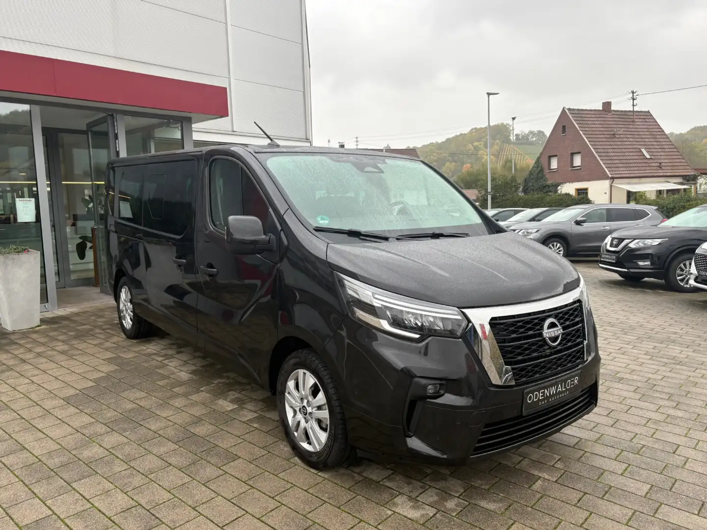 Nissan Primastar Kombi L2H1 Tekna Autom. 9S 9-Sitzer Schwarz - 2
