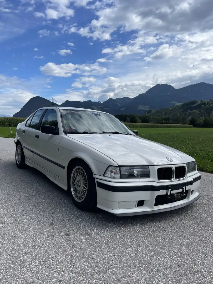 BMW 318 318i - 1