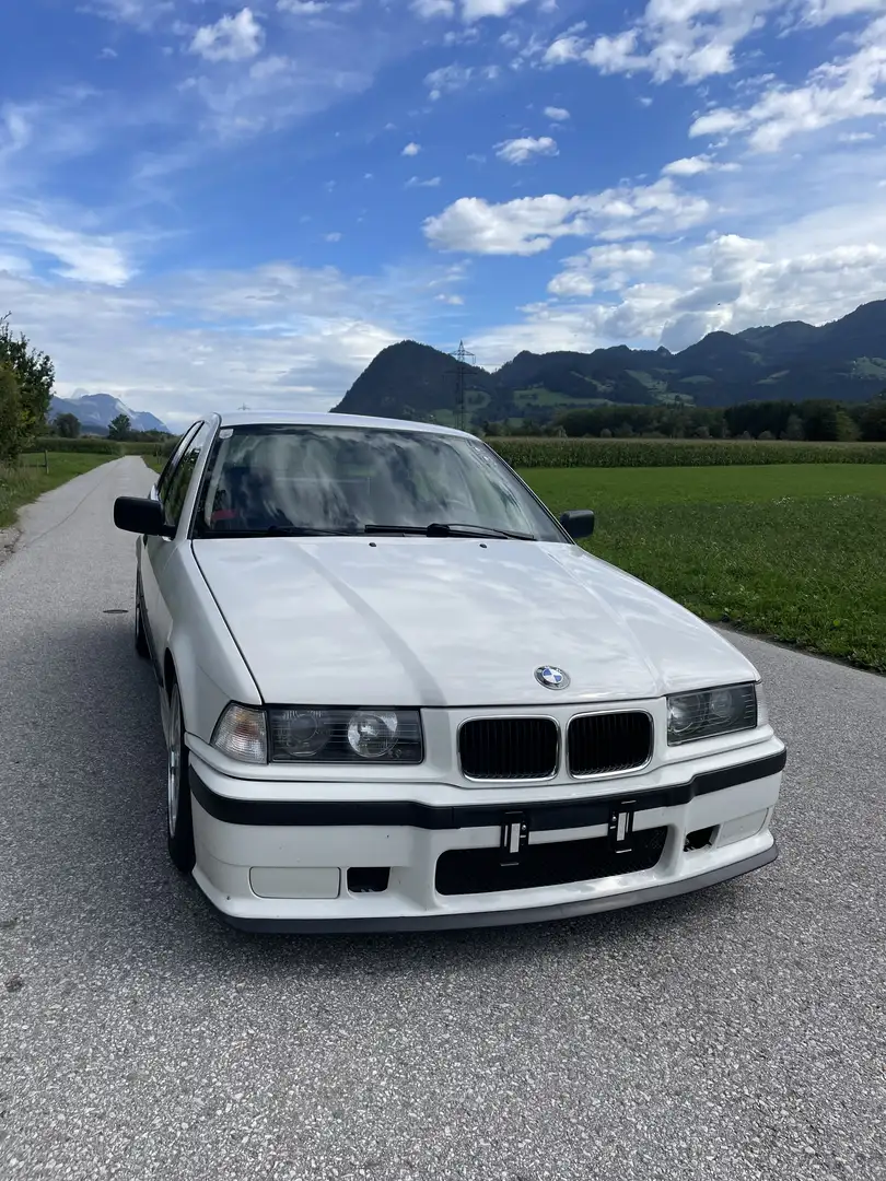 BMW 318 318i - 2