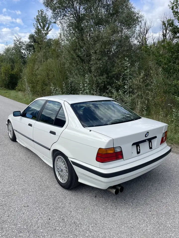 BMW 318i, foto 3