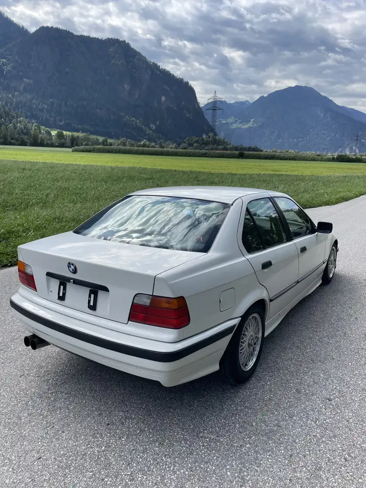 BMW 318i, foto 4