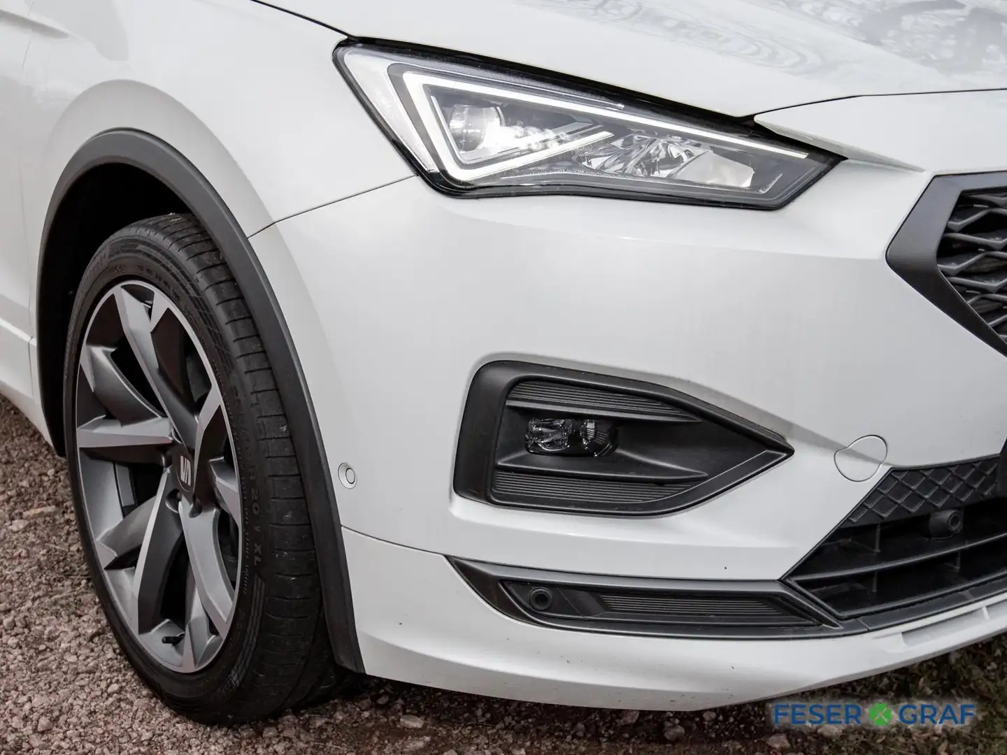 SEAT Tarraco 1.4 TSI Hybrid DSG FR LED/Navi/ACC/ALU19 Weiß - 2