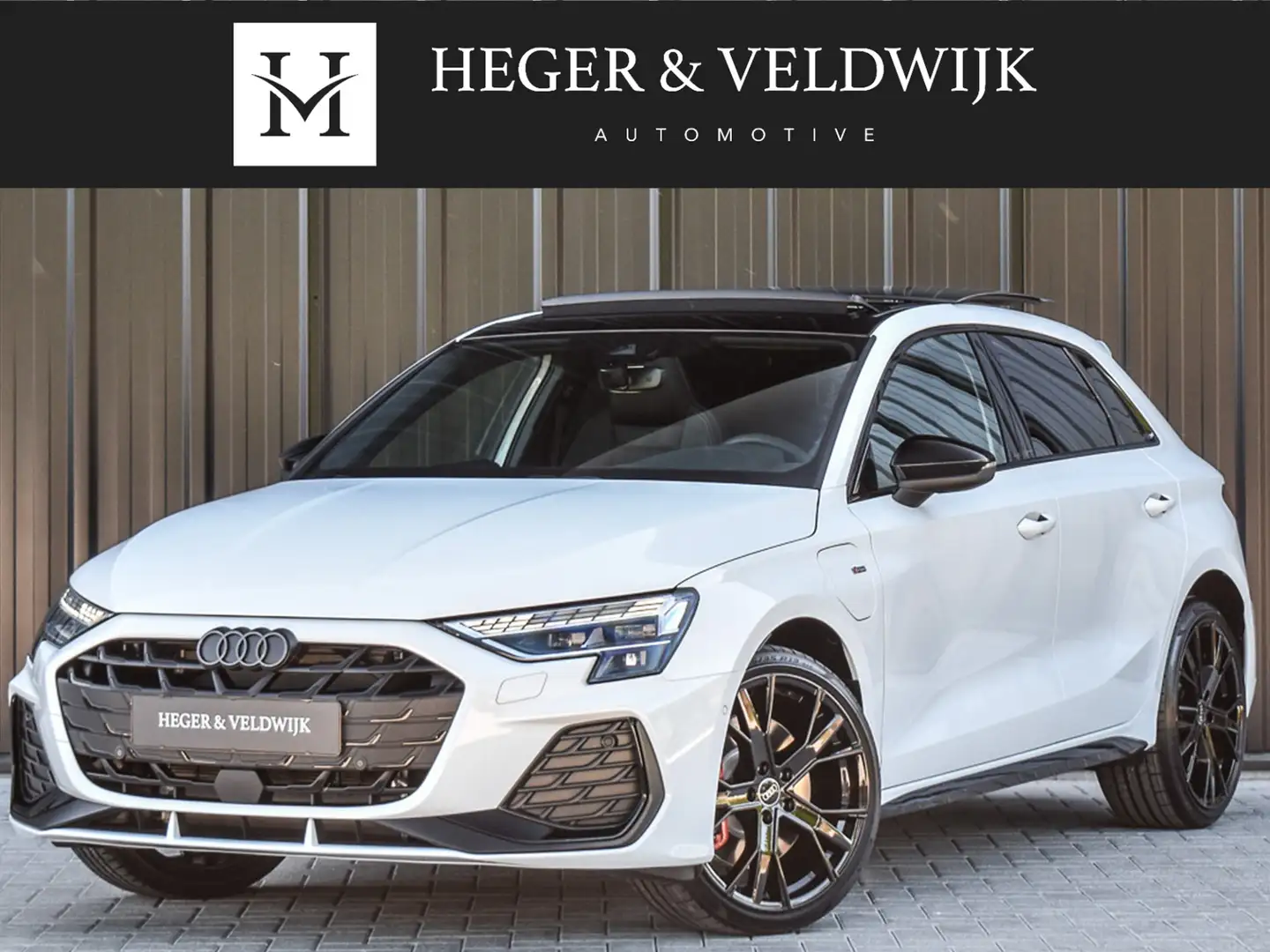 Audi A3 Sportback 45 TFSI e S EDITION COMPETITION | PANORA Wit - 1
