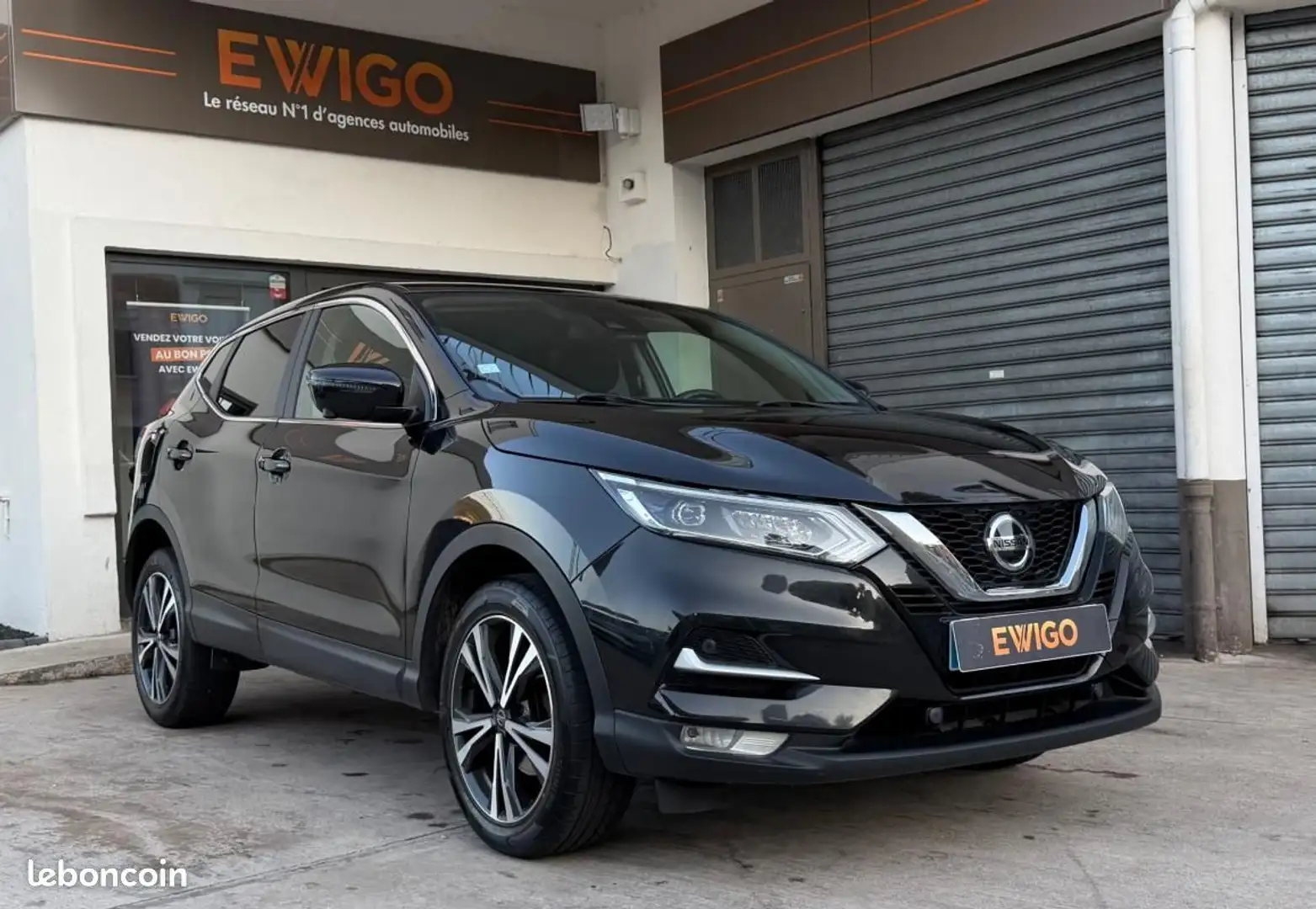 Nissan Qashqai II (2) 1.3 DIG-T 160 DCT N-CONNECTA + 1ÈRE MAIN SIÈGES AV CHAUFFANTS Noir - 1