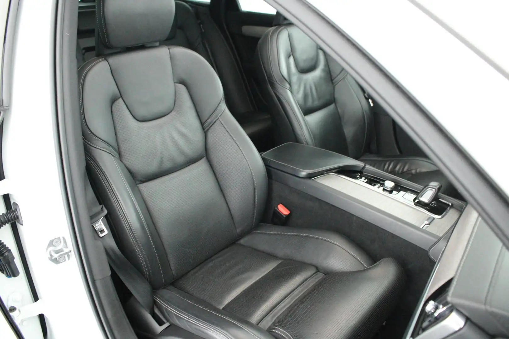 Volvo V90 Cross Country 2.0 B5 250pk AWD Pro Trekhaak Camera B&W Audio Led Blanc - 2