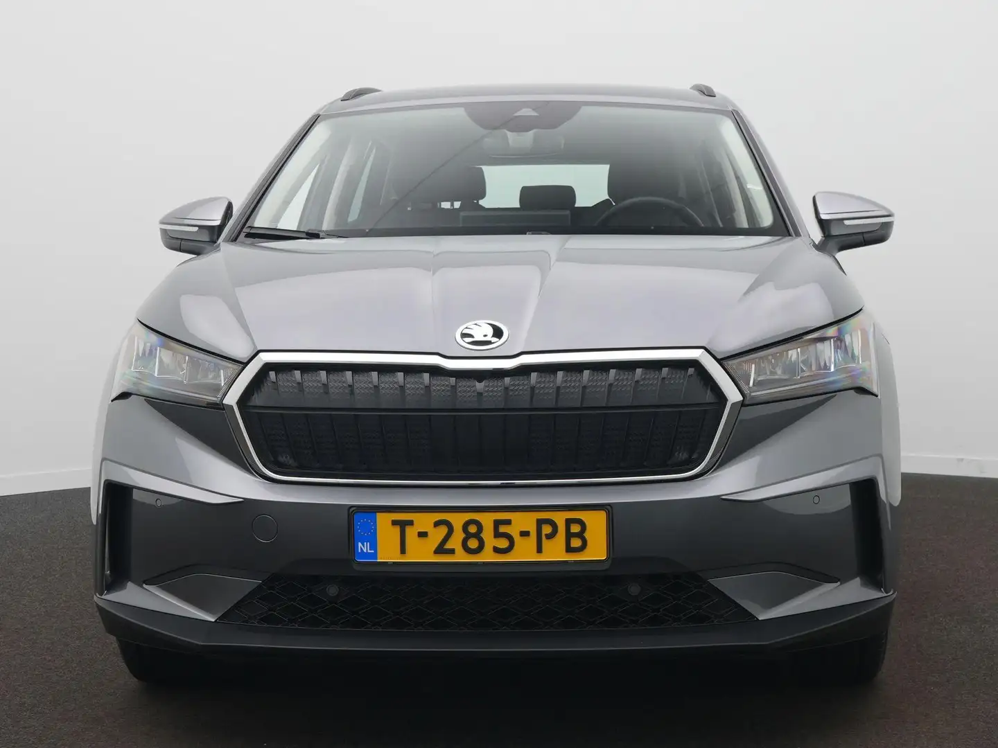 Skoda Enyaq iV 60 58 kWh / Camera / 19 Inch / Navi Grijs - 2