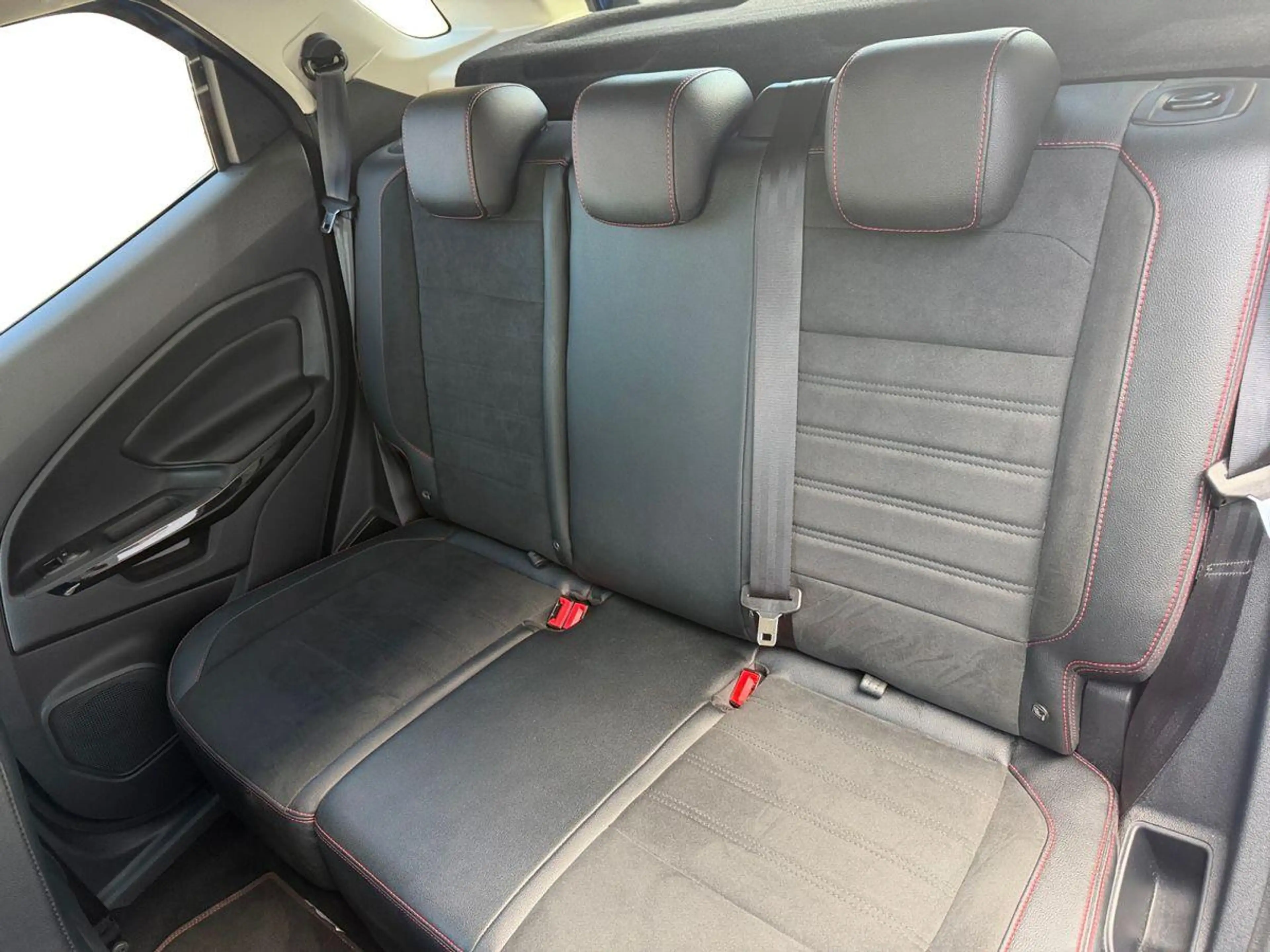 Ford EcoSport ST-Line 1.0 EcoBoost — photo 14