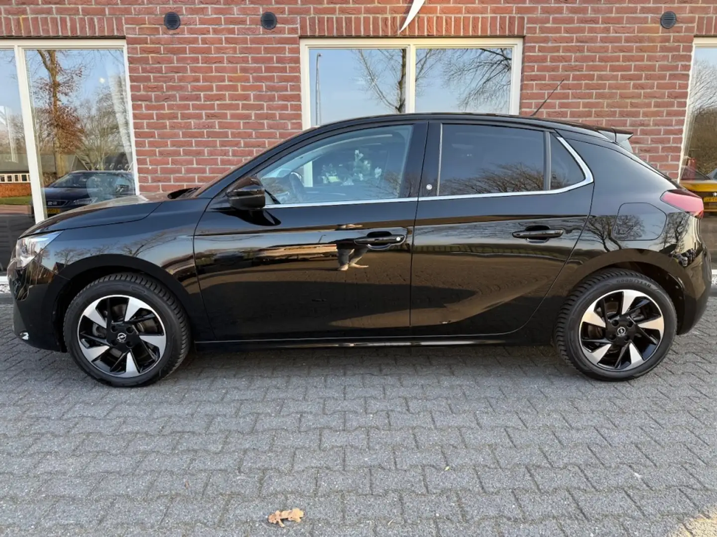 Opel Corsa-e Elegance 50 kWh STOEL&STUUR VERW. / GROOT.NAVI / L Noir - 2