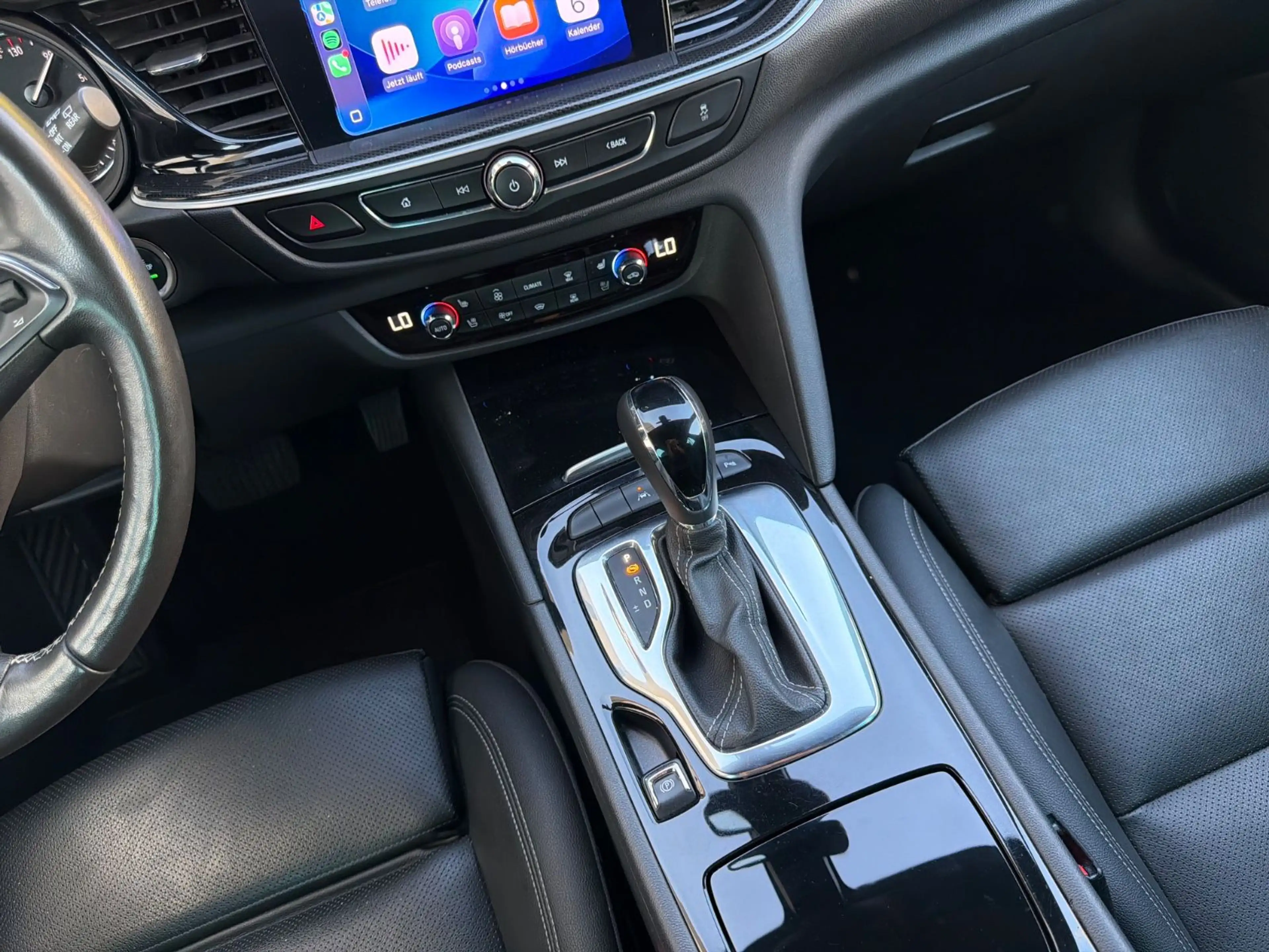 Opel Insignia B Sports Tourer*AHK*LEDER*HUD*ACC*KAMER — photo 12